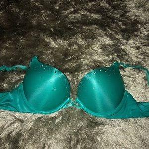 Victoria’s Secret Bomb Shell